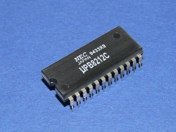 NEC uPB8212C UPB8212 8-Bit Input / Output Port IC